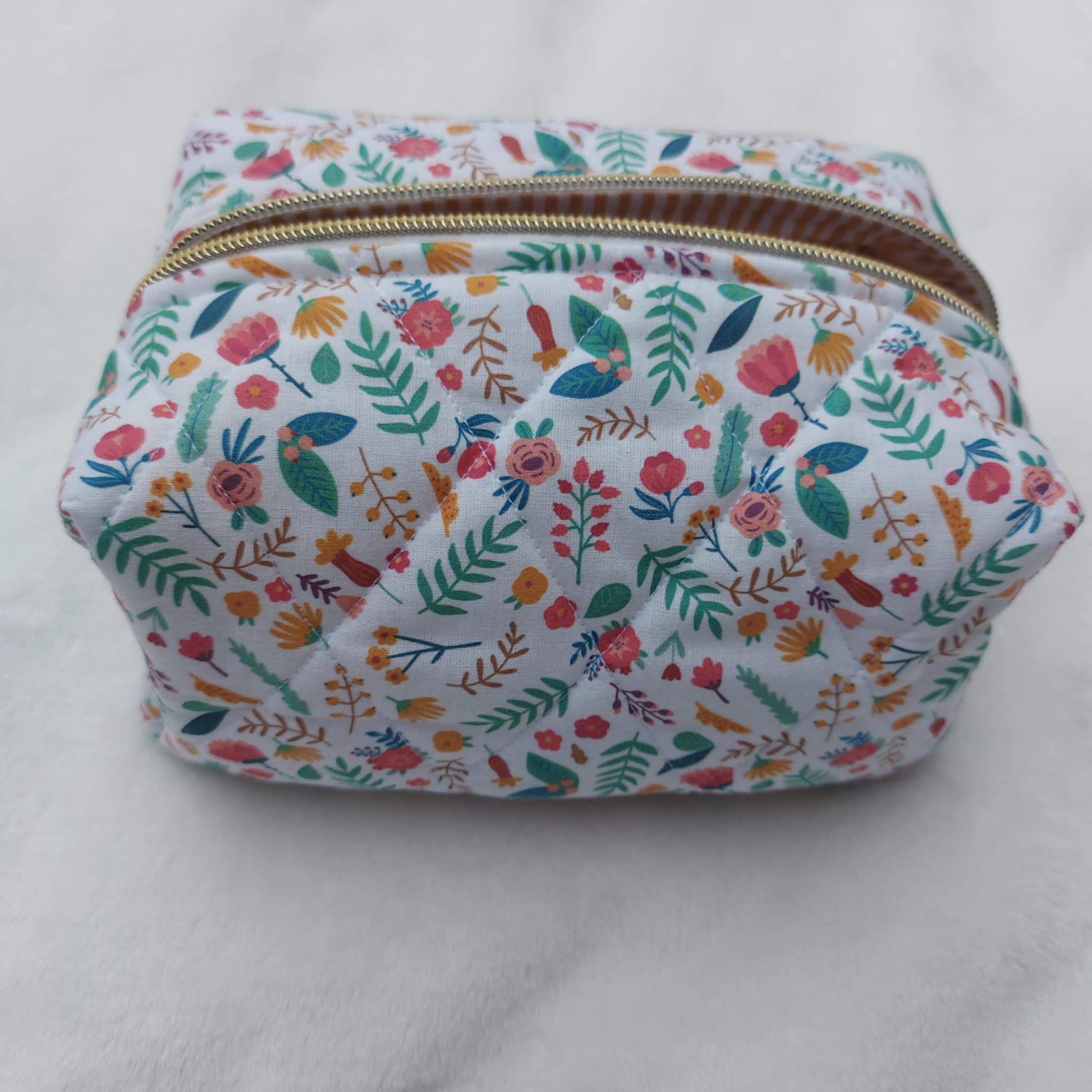 Necessärer UTFÖRSÄLJNING