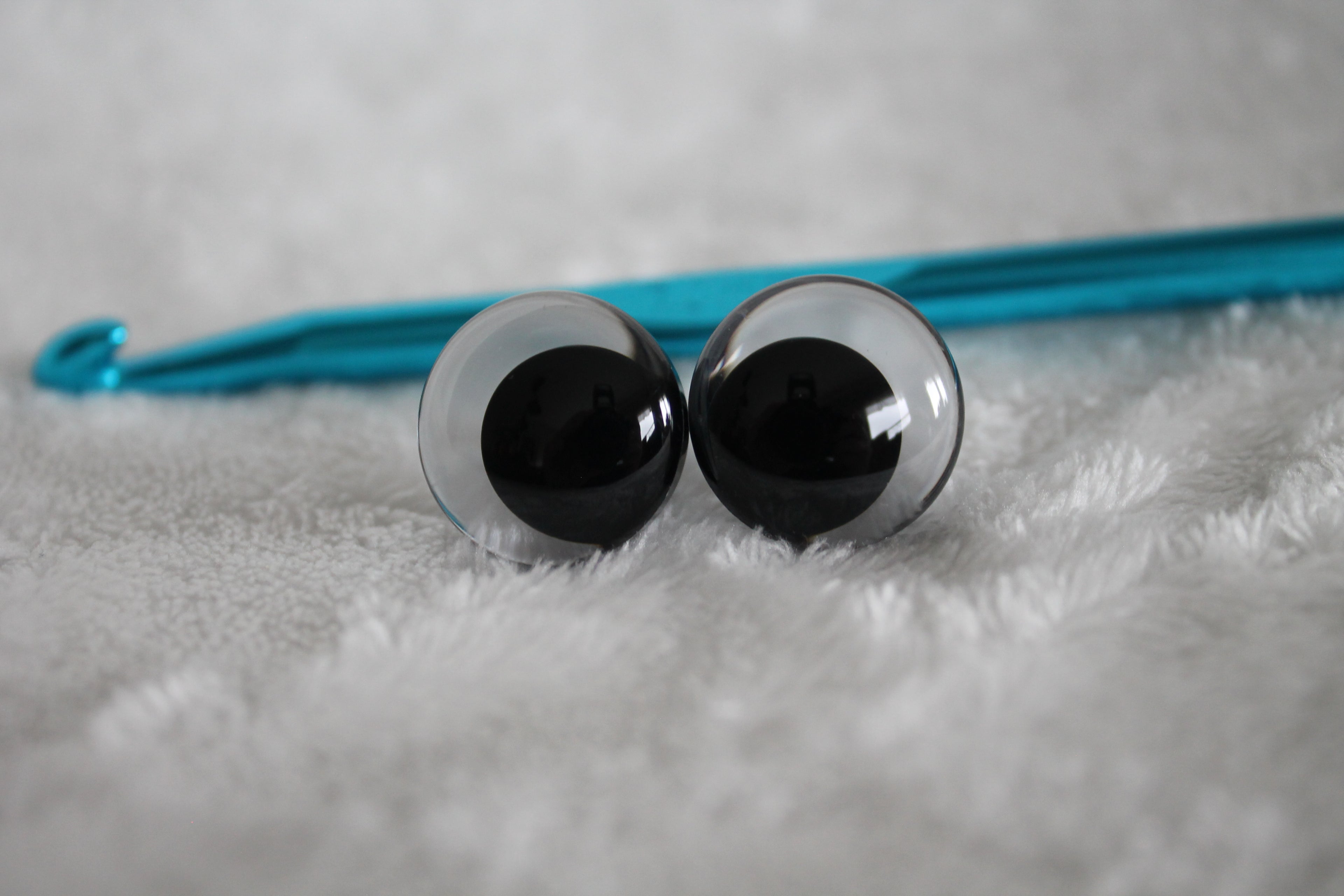 Glittriga säkerhetsögon 20 mm  (sinker eyes) - 1 par (2 st)
