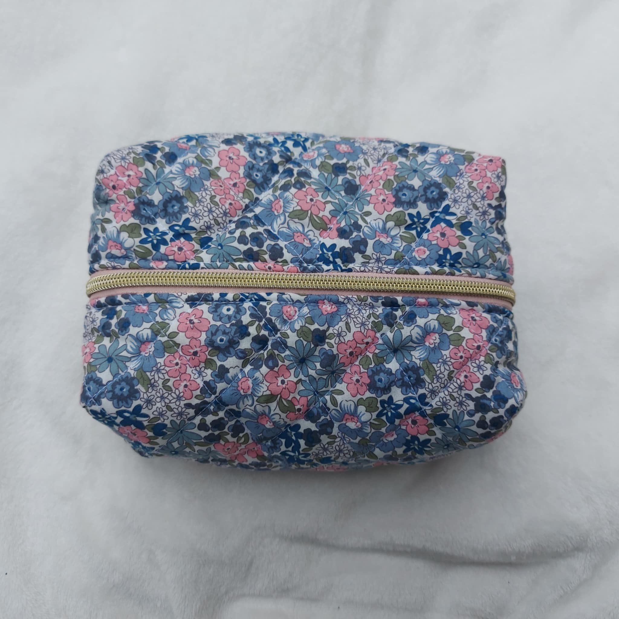 Necessärer UTFÖRSÄLJNING