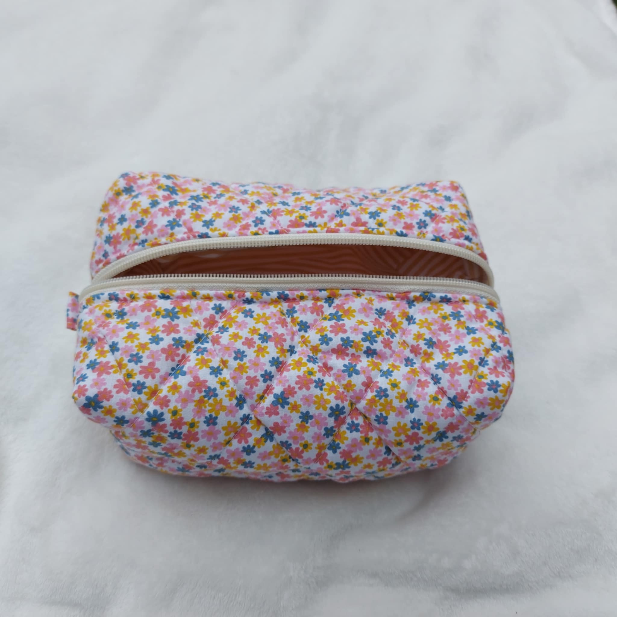 Necessärer UTFÖRSÄLJNING